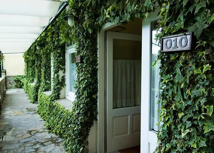 Hotel Virxe Da Cerca By De Compostela 4*